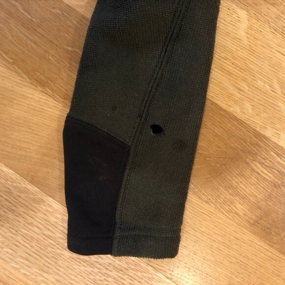 Mountain Hardware Mid layer - Picture 3 of 4